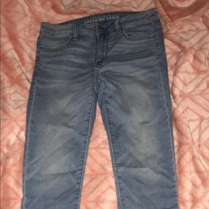 American eagle size 6 light wash jeans.